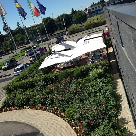 Готель Crowne Plaza Fiera By Ihg