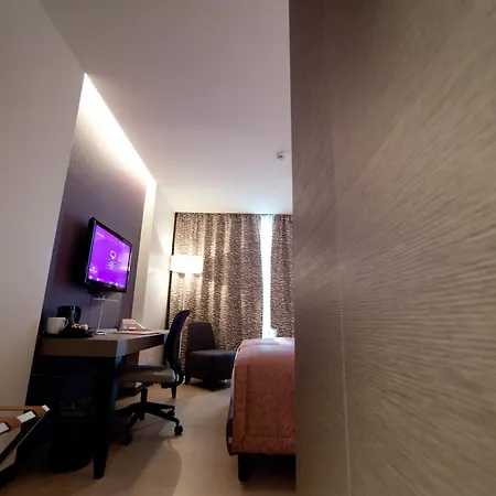Готель Crowne Plaza Fiera By Ihg Верона