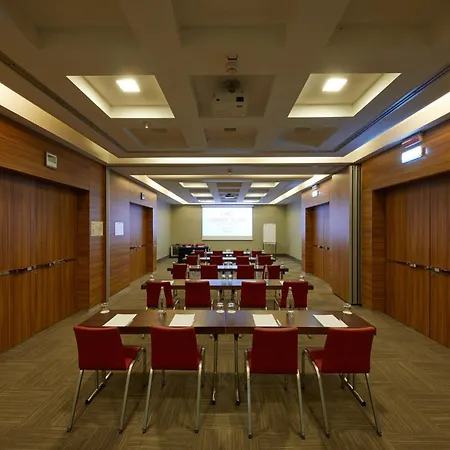 Готель Crowne Plaza Fiera By Ihg