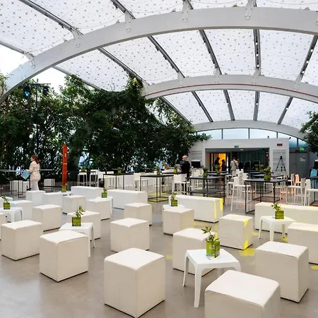 Crowne Plaza Fiera By Ihg Готель